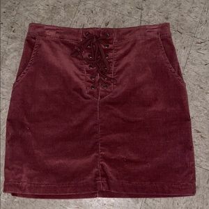 Skirt from shoe fly has pockets
